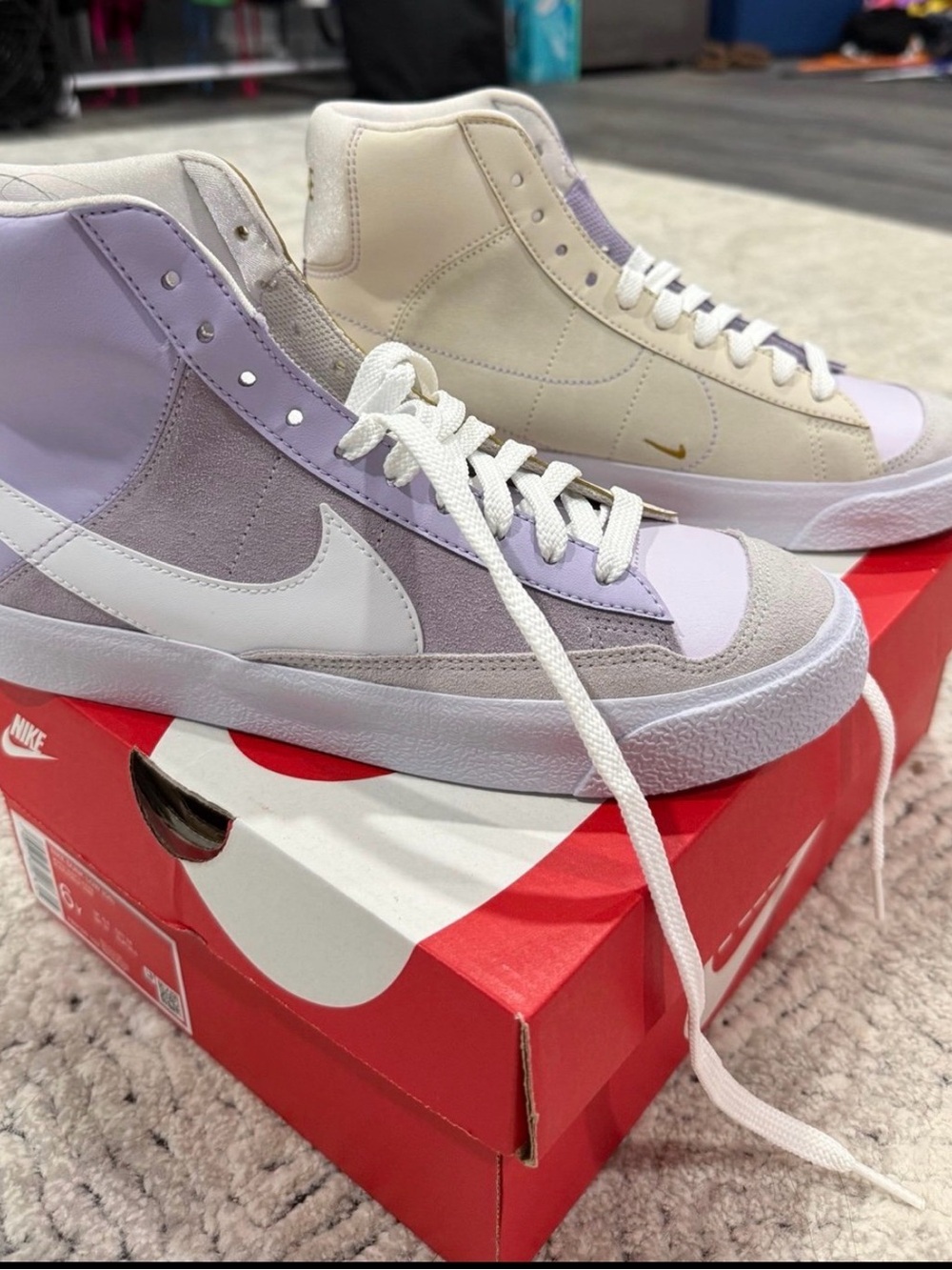 Nike blazers Sneakers in Lavender and Cream
